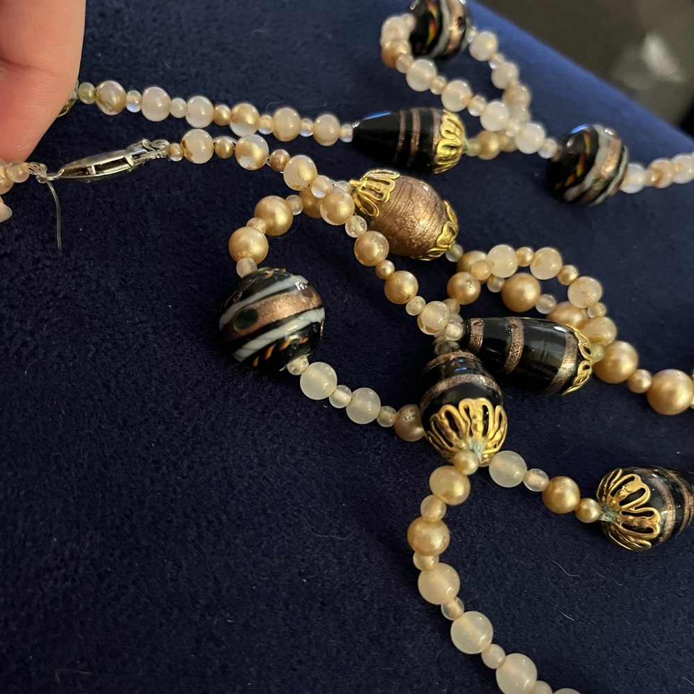1980s 1990s Vintage Black and Gold Glass Beaded Necklace